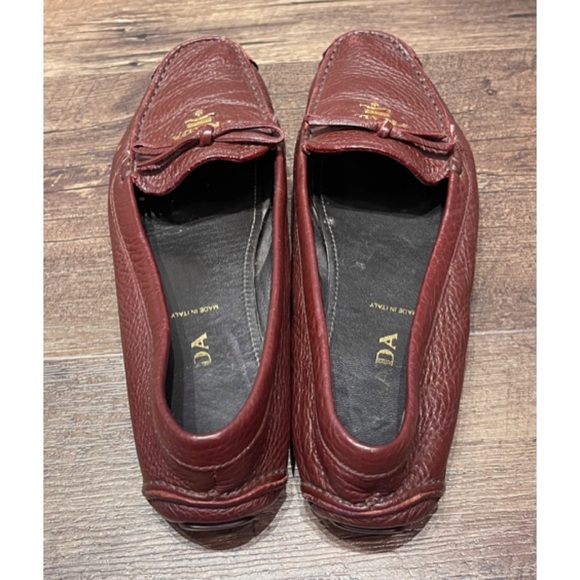 ✨Vintage PRADA Gold Logo Leather Loafers Slip-On Flats with Bow - Picture 5 of 13